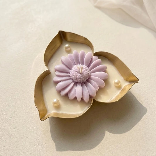 Lotus Urli Scented Candle | Daisy on top