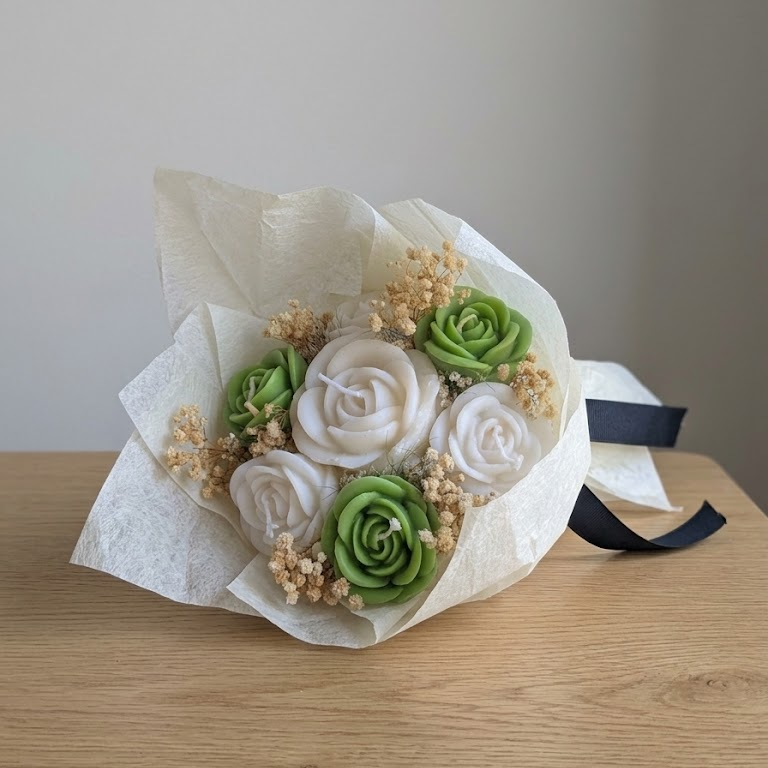 Lime Green and White Scented Bouquet Candle