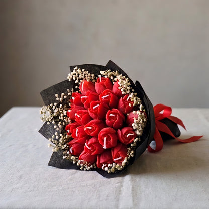 Red Tulips Scented Bouquet Candle | Flower Melts | Floral Fragrance | Premium Soy Wax | Ceramic Tray Included (FREE)