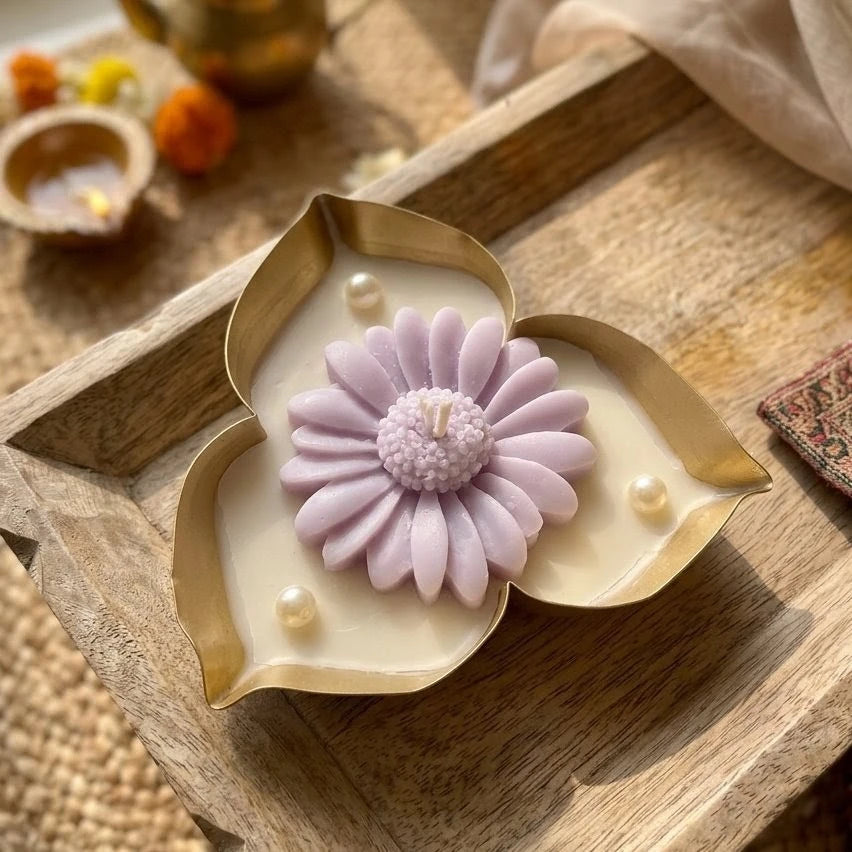 Lotus Urli Scented Candle | Daisy on top