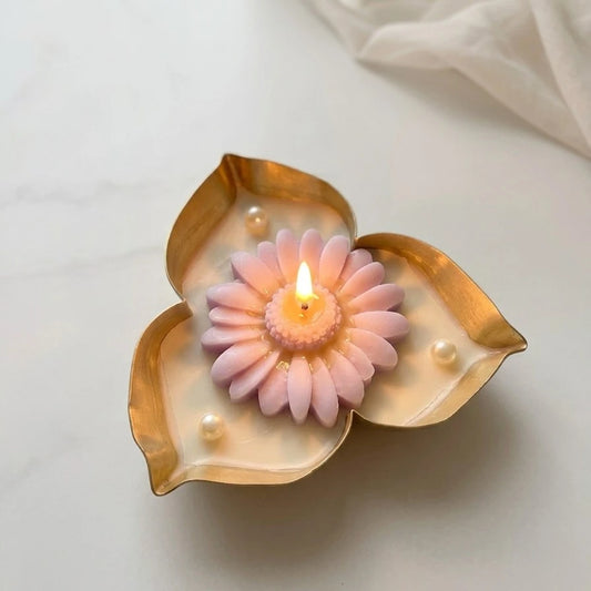 Lotus Urli Scented Candle | Daisy on top