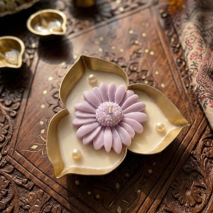 Lotus Urli Scented Candle | Daisy on top