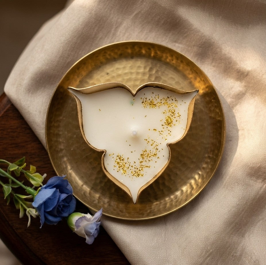 Lotus Urli Scented Candle | Golden Foil